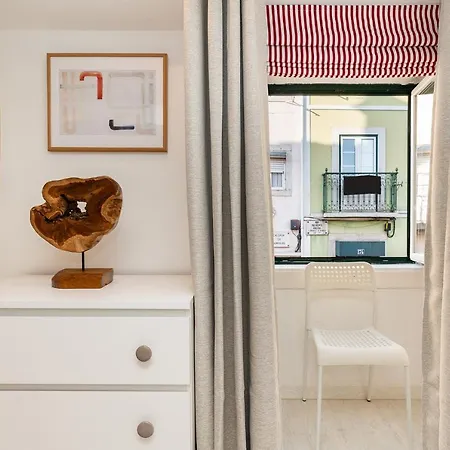 Appartamento Cosy And Bright In Lapa Lisbona